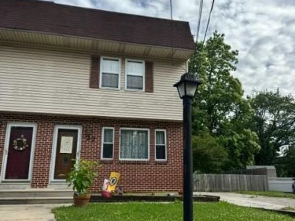 27 S WOODLAND AVENUE , GLENOLDEN, PA 19036