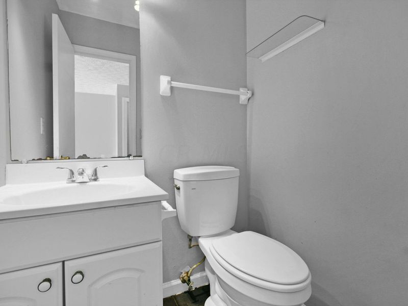 1882 Billingsley Road , Columbus, OH 43235 Photo 9