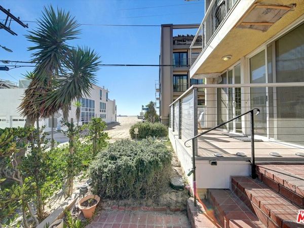 15 Spinnaker Street, Unit 101, Marina Del Rey, CA 90292
