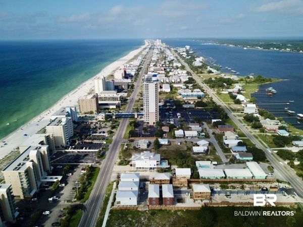 15 Crystal Drive, Gulf Shores, AL 36542