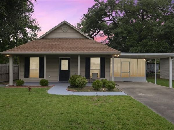 484 S 2ND Street, Ponchatoula, LA 70454