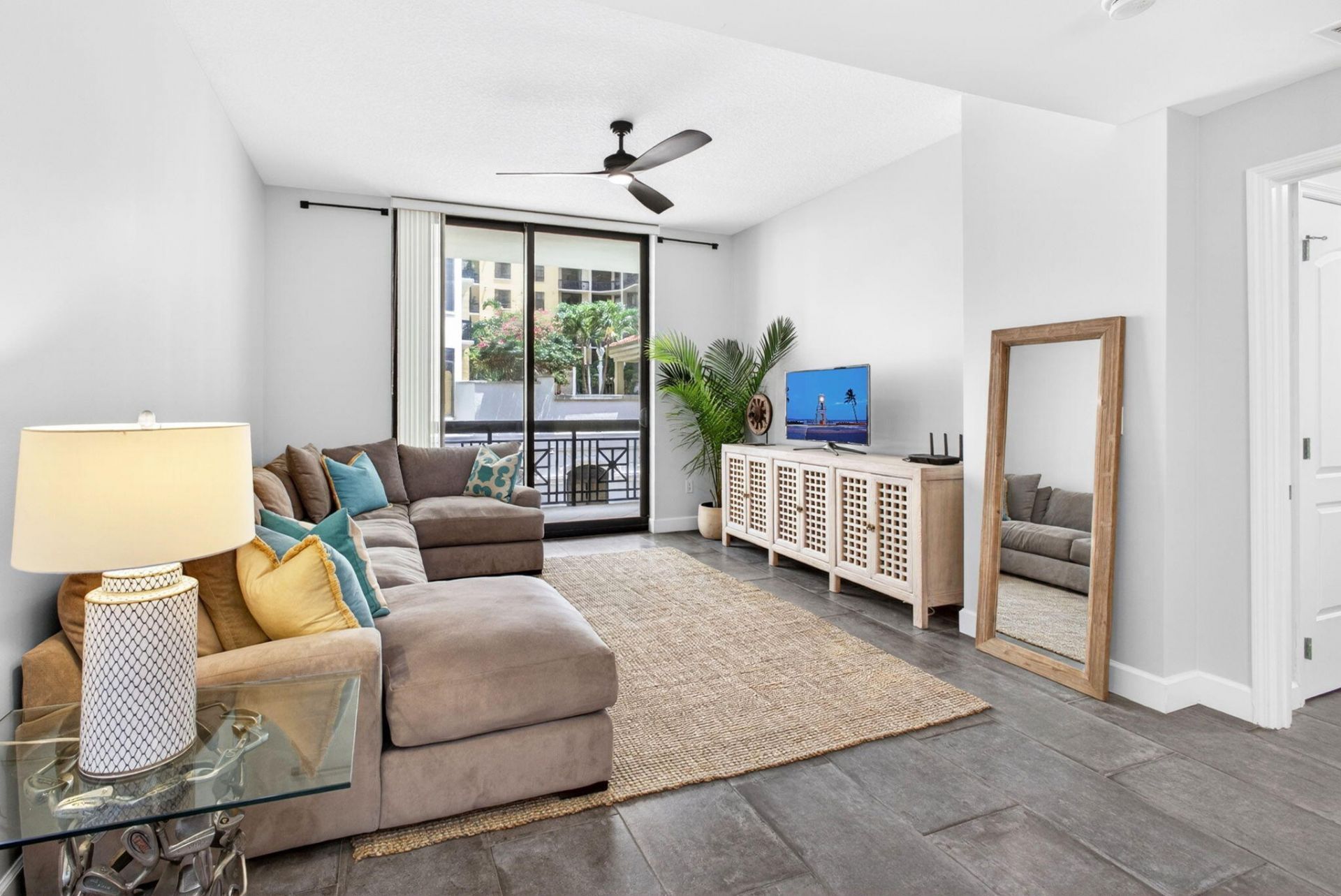801 S Olive Avenue, Unit 614, West Palm Beach, FL 33401 Photo