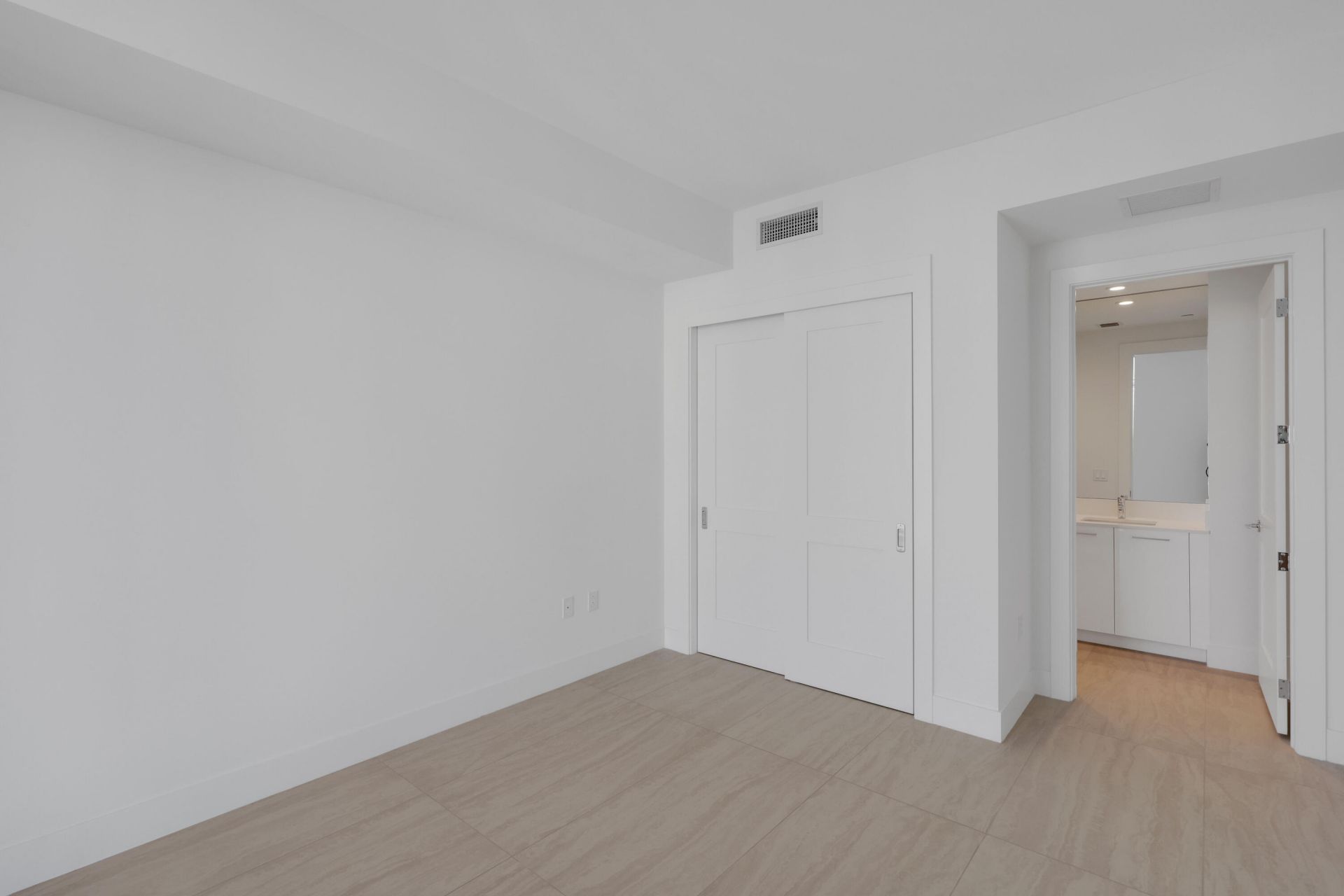151 N Seabreeze Boulevard, Unit 903, Fort Lauderdale, FL 33304 Photo