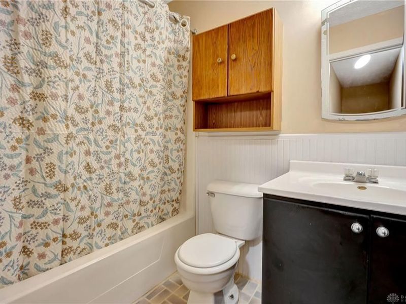1028 E Crescentville Road, West Chester, OH 45246 Photo 11