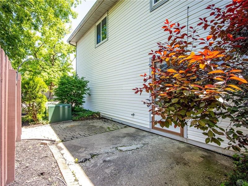 1028 E Crescentville Road, West Chester, OH 45246 Photo 13