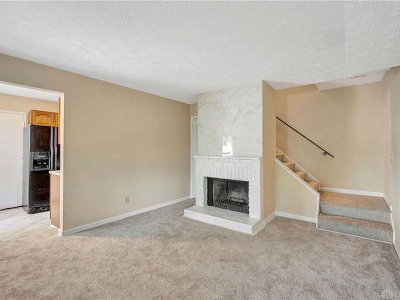 1028 E Crescentville Road, West Chester, OH 45246 Photo 4