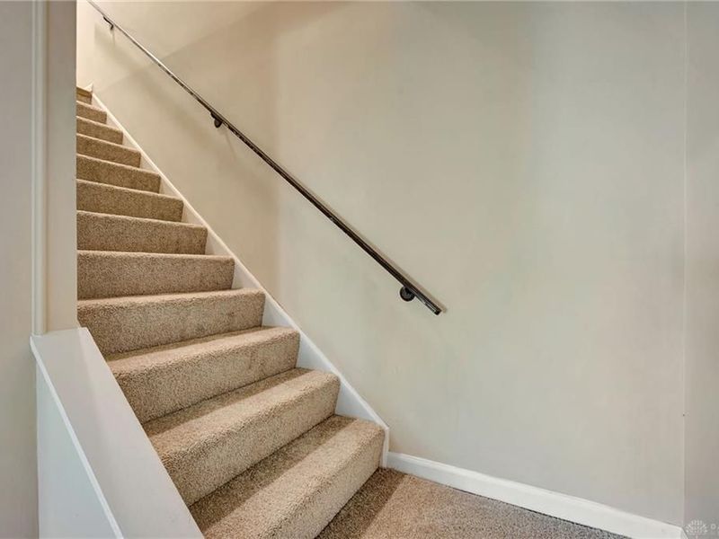 1028 E Crescentville Road, West Chester, OH 45246 Photo 8