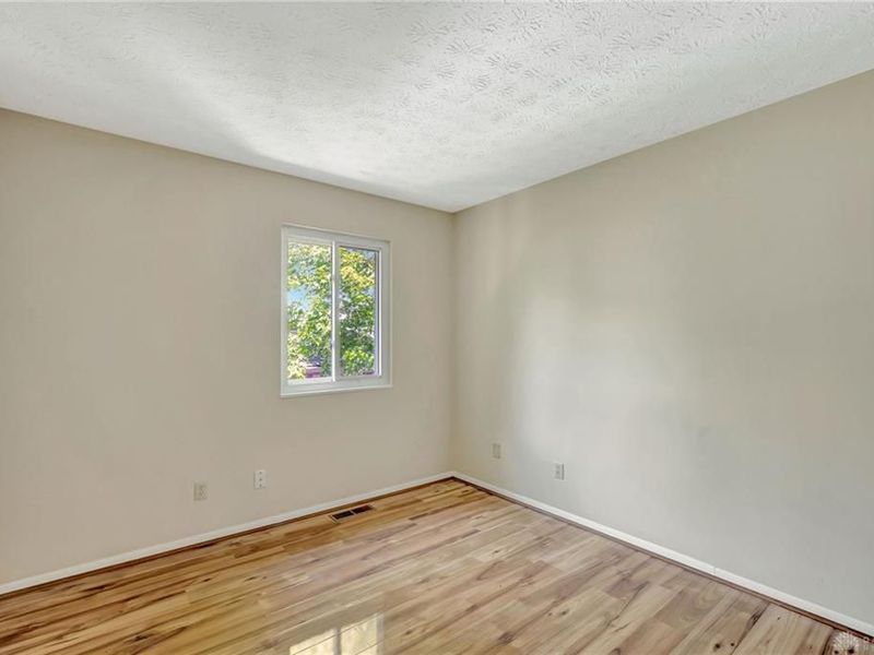 1028 E Crescentville Road, West Chester, OH 45246 Photo 9