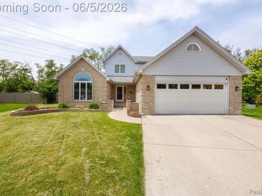 932 River Court, Wyandotte, MI 48192