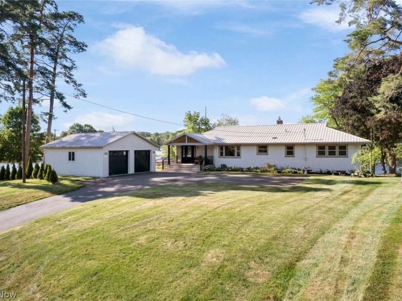 5969 W Shore Drive NW, Canton, OH 44718 Photo 1