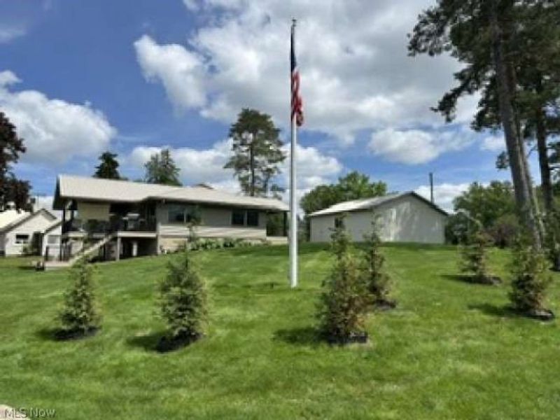5969 W Shore Drive NW, Canton, OH 44718 Photo 2