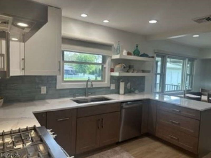 5969 W Shore Drive NW, Canton, OH 44718 Photo 9