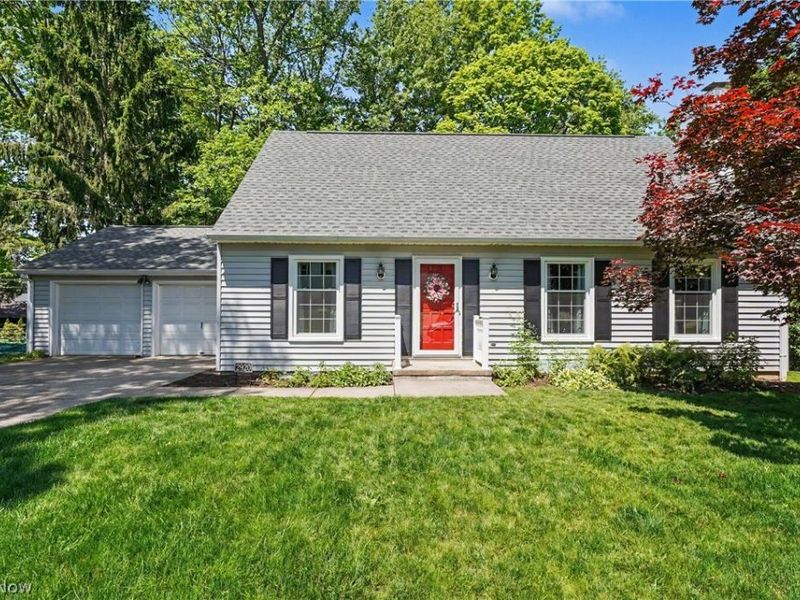 2920 Carters Grove Road, Cuyahoga Falls, OH 44223 Photo 3