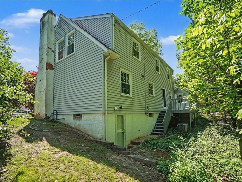 2920 Carters Grove Road, Cuyahoga Falls, OH 44223 Photo 8