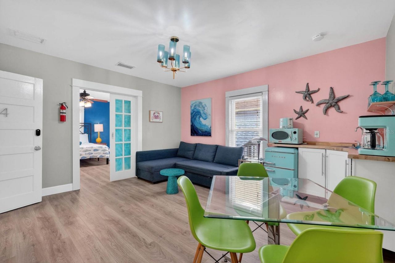 204 Palmetto Street, New Smyrna Beach, FL 32168 Photo