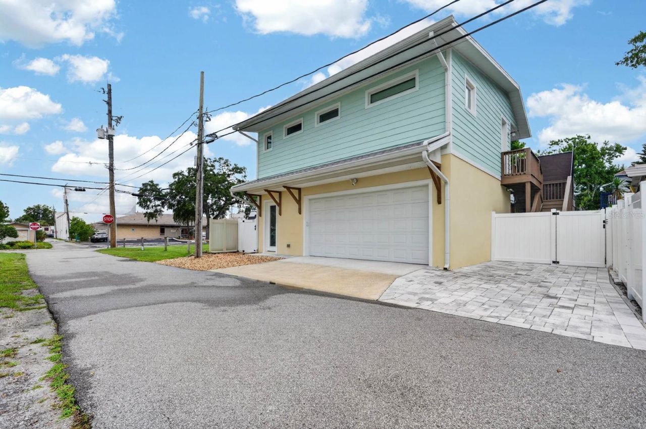 204 Palmetto Street, New Smyrna Beach, FL 32168 Photo