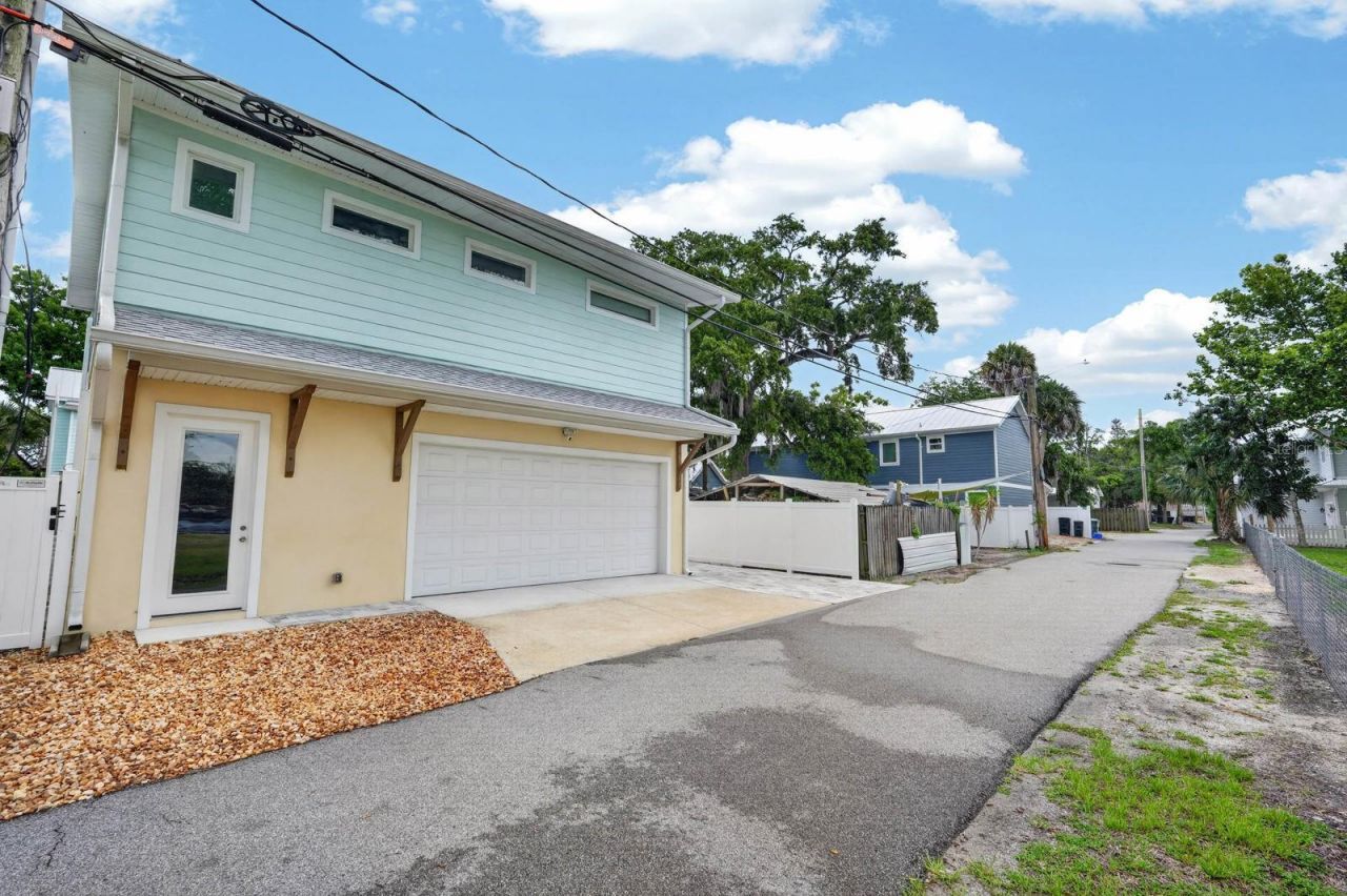 204 Palmetto Street, New Smyrna Beach, FL 32168 Photo