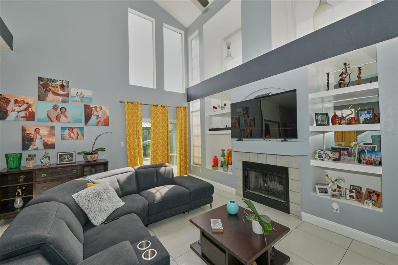 7305 Victoria Circle , Unit 202, Orlando, FL 32835 Photo