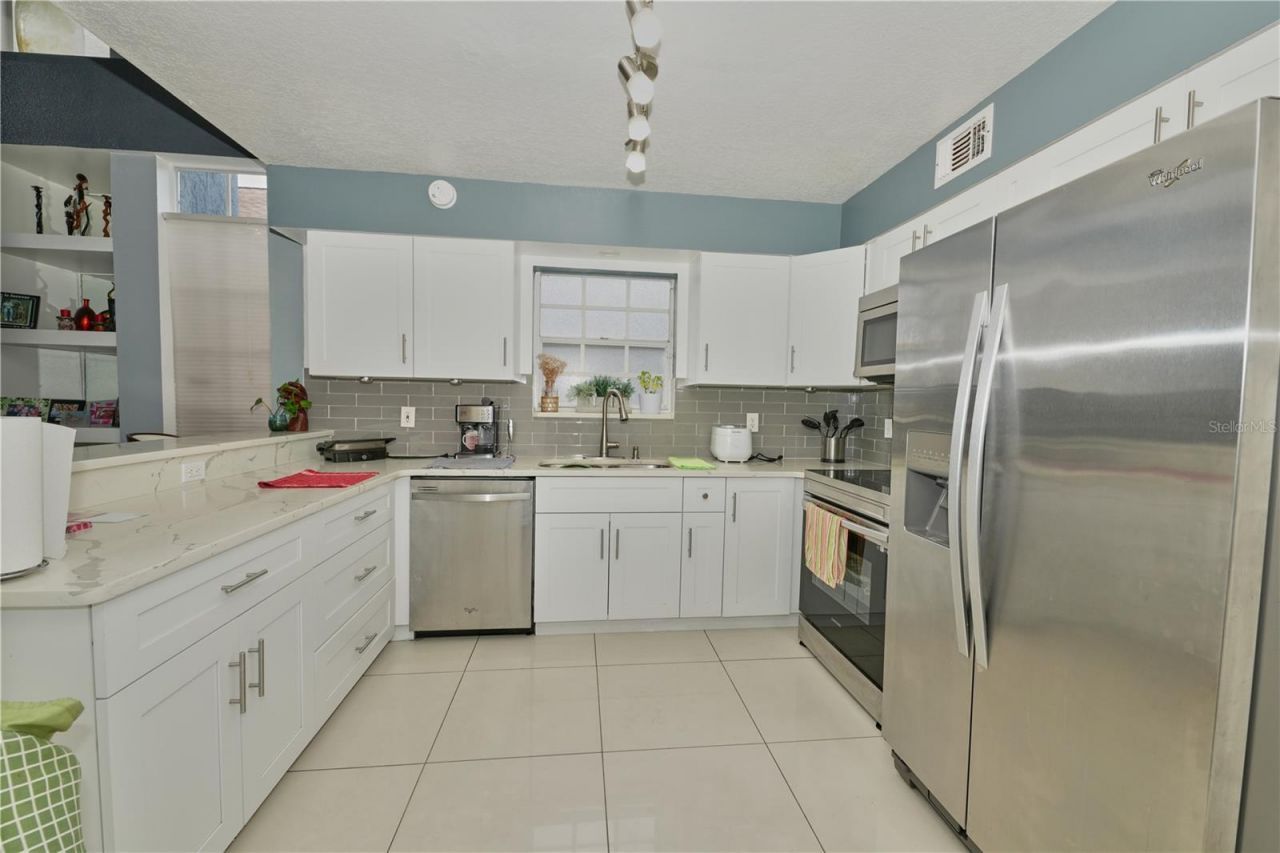 7305 Victoria Circle , Unit 202, Orlando, FL 32835 Photo