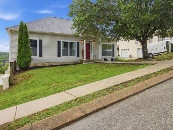 898 Fuller Glen Circle, Chattanooga, TN 37421
