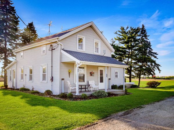 5450 Beechnut Dr, Wayne, WI 53040