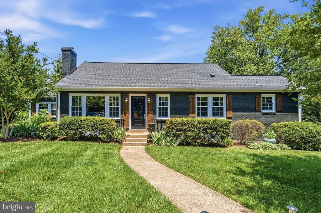 9304 STUART AVENUE, MANASSAS, VA 20110
