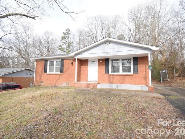 924 Edgegreen Drive , Charlotte, NC 28217