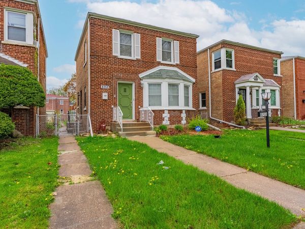 8252 S Calumet Avenue , Chicago, IL 60619