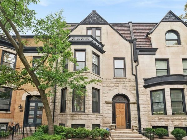 3822 N ALTA VISTA Terrace , Chicago, IL 60613