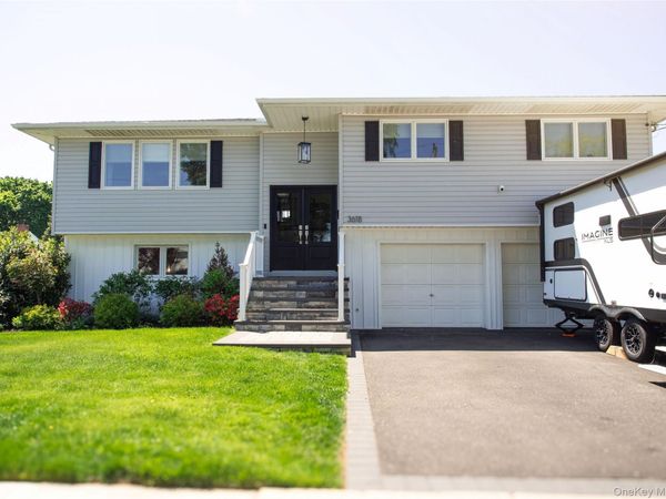 3618 Ladonia Street , Seaford, NY 11783
