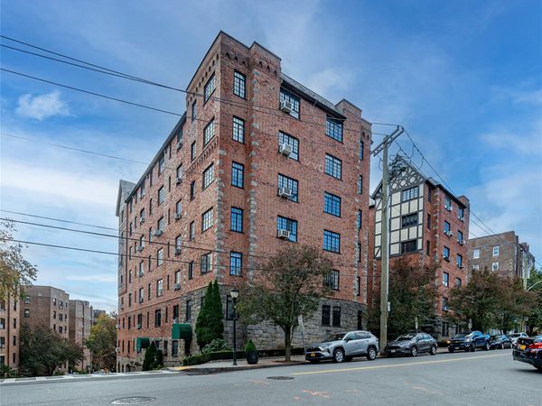 45 Pondfield Road W, Unit 1G, Bronxville, NY 10708
