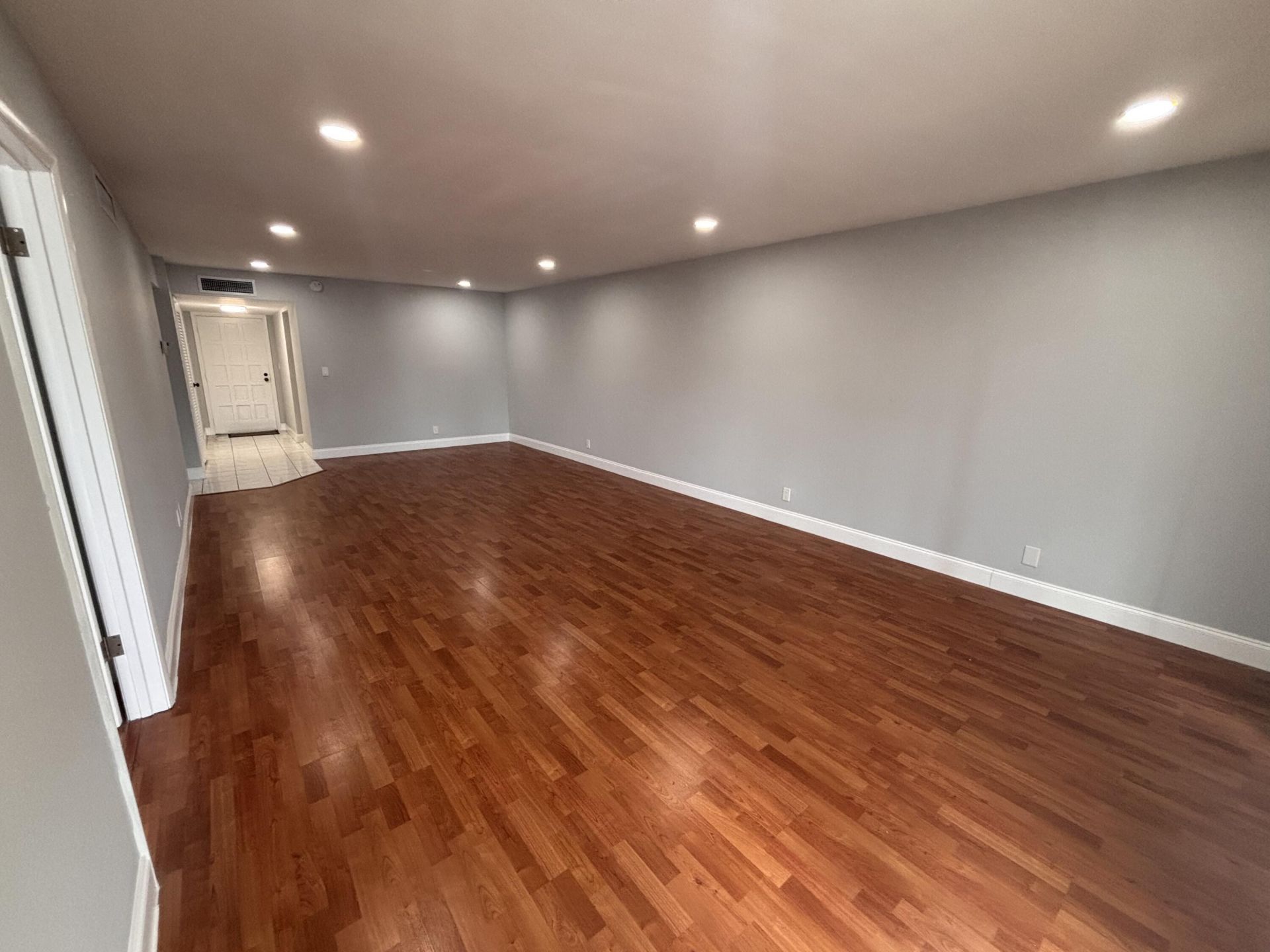 6100 S Falls Circle Drive, Unit 204, Lauderhill, FL 33319 Photo