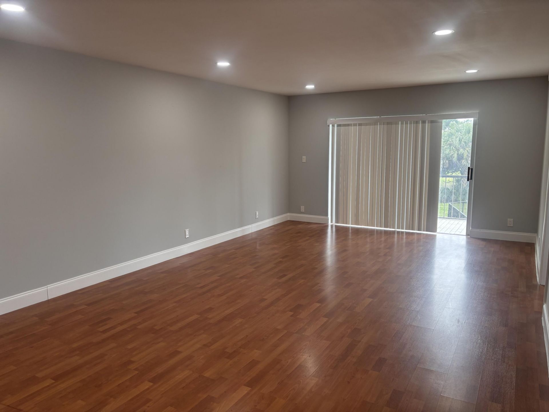 6100 S Falls Circle Drive, Unit 204, Lauderhill, FL 33319 Photo