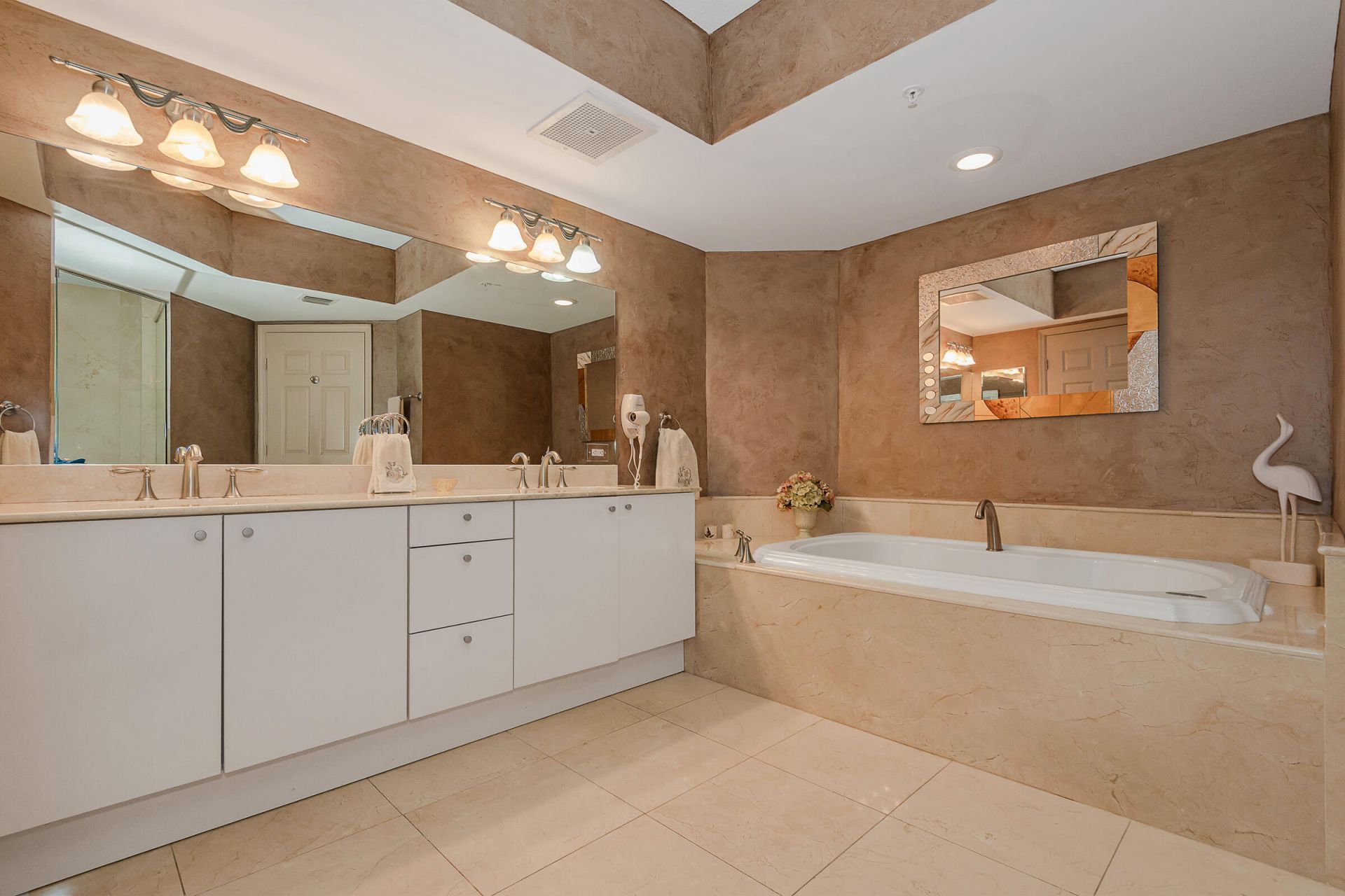 411 N New River Dr Drive E, Unit 1703, Fort Lauderdale, FL 33301 Photo