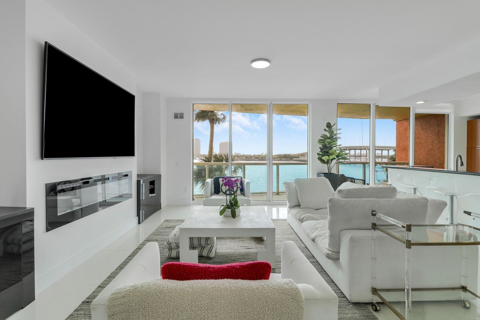 2640 Lake Shore Drive, Unit 307, Riviera Beach, FL 33404 Photo