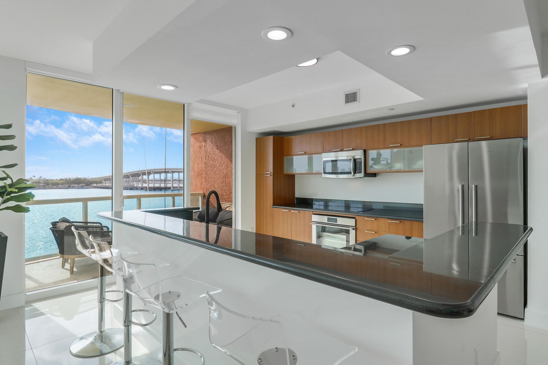 2640 Lake Shore Drive, Unit 307, Riviera Beach, FL 33404 Photo