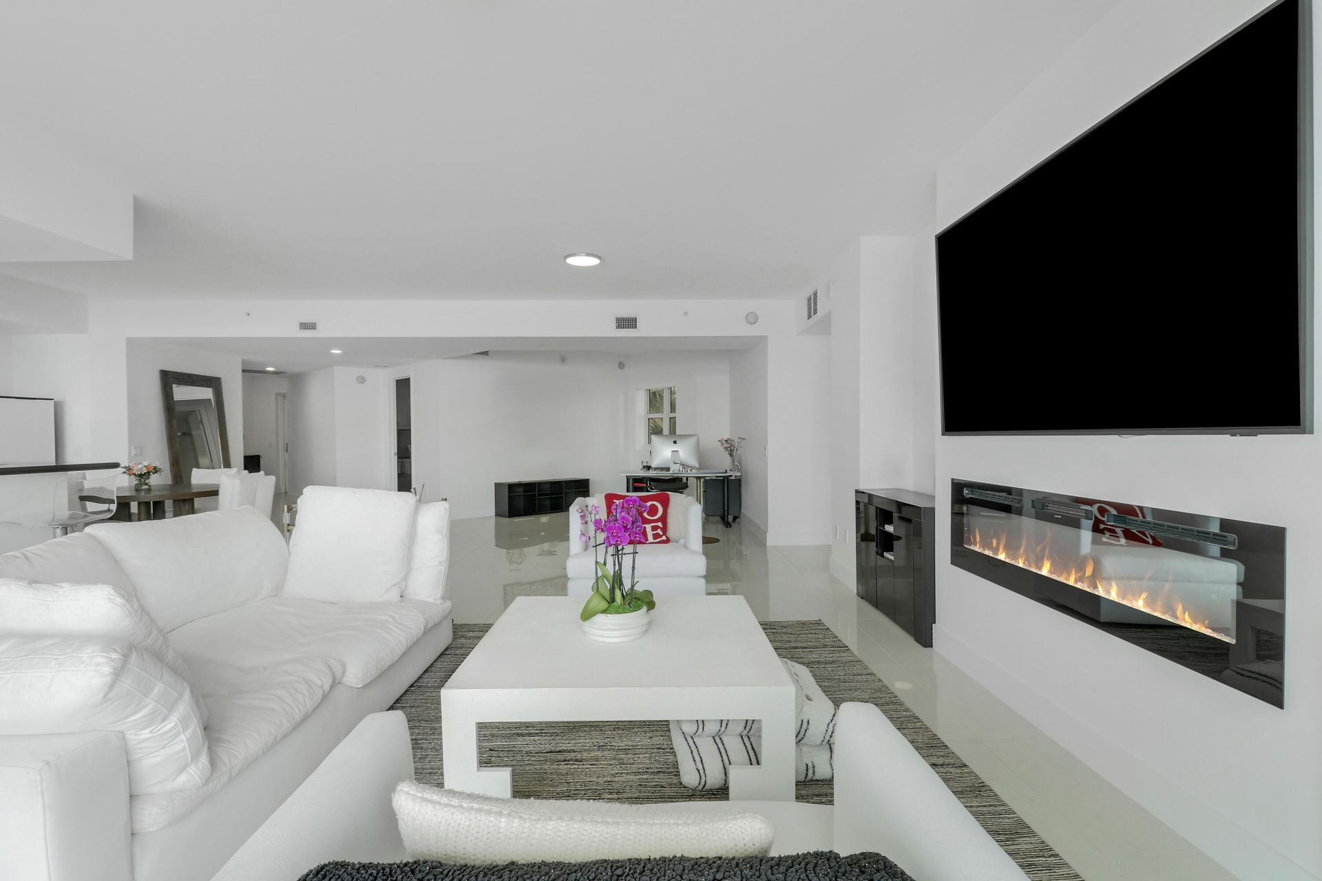 2640 Lake Shore Drive, Unit 307, Riviera Beach, FL 33404 Photo