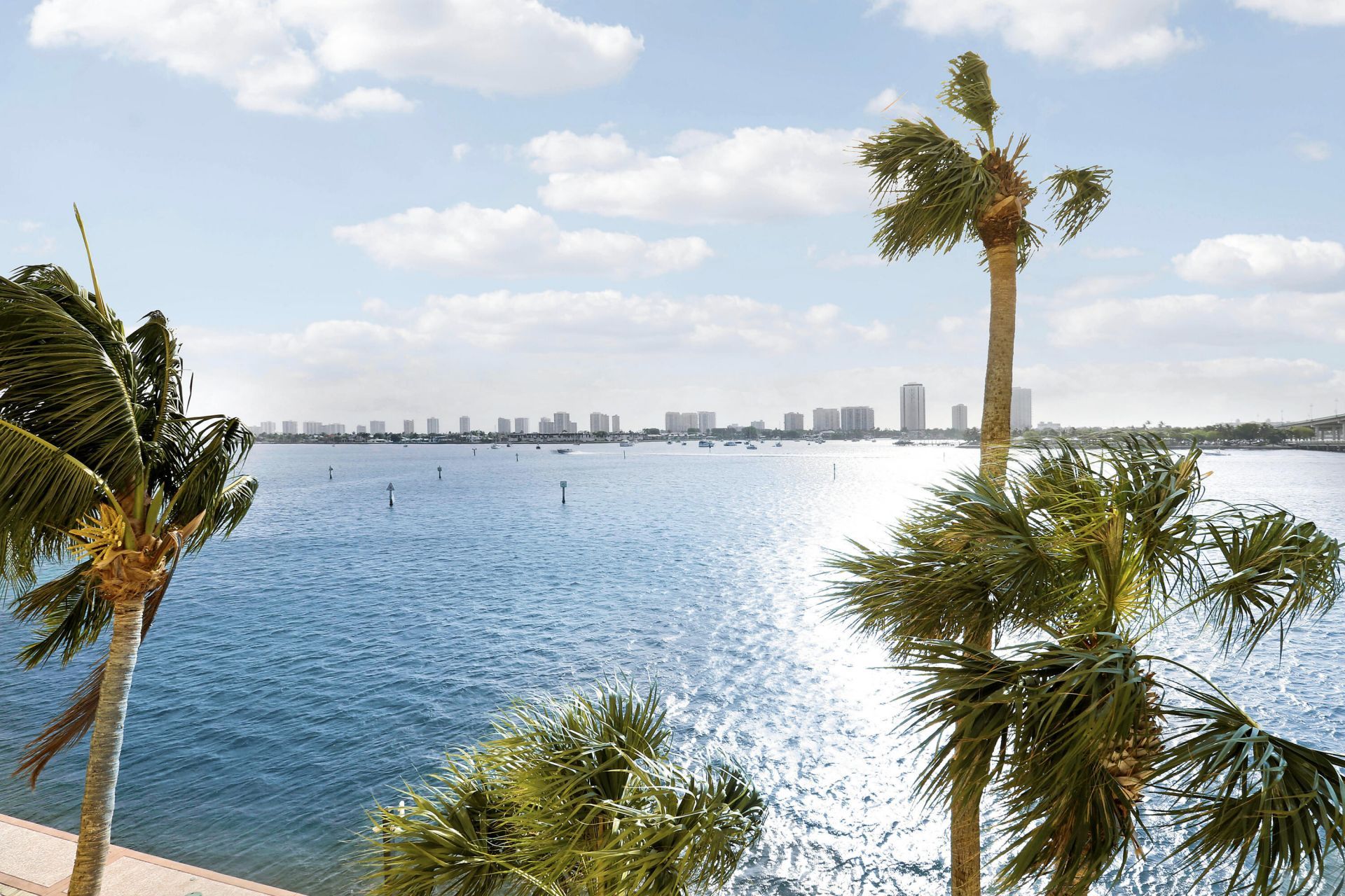 2640 Lake Shore Drive, Unit 307, Riviera Beach, FL 33404 Photo