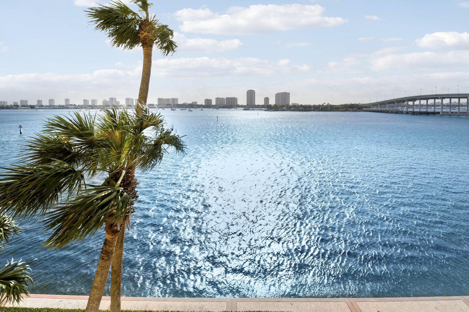 2640 Lake Shore Drive, Unit 307, Riviera Beach, FL 33404 Photo