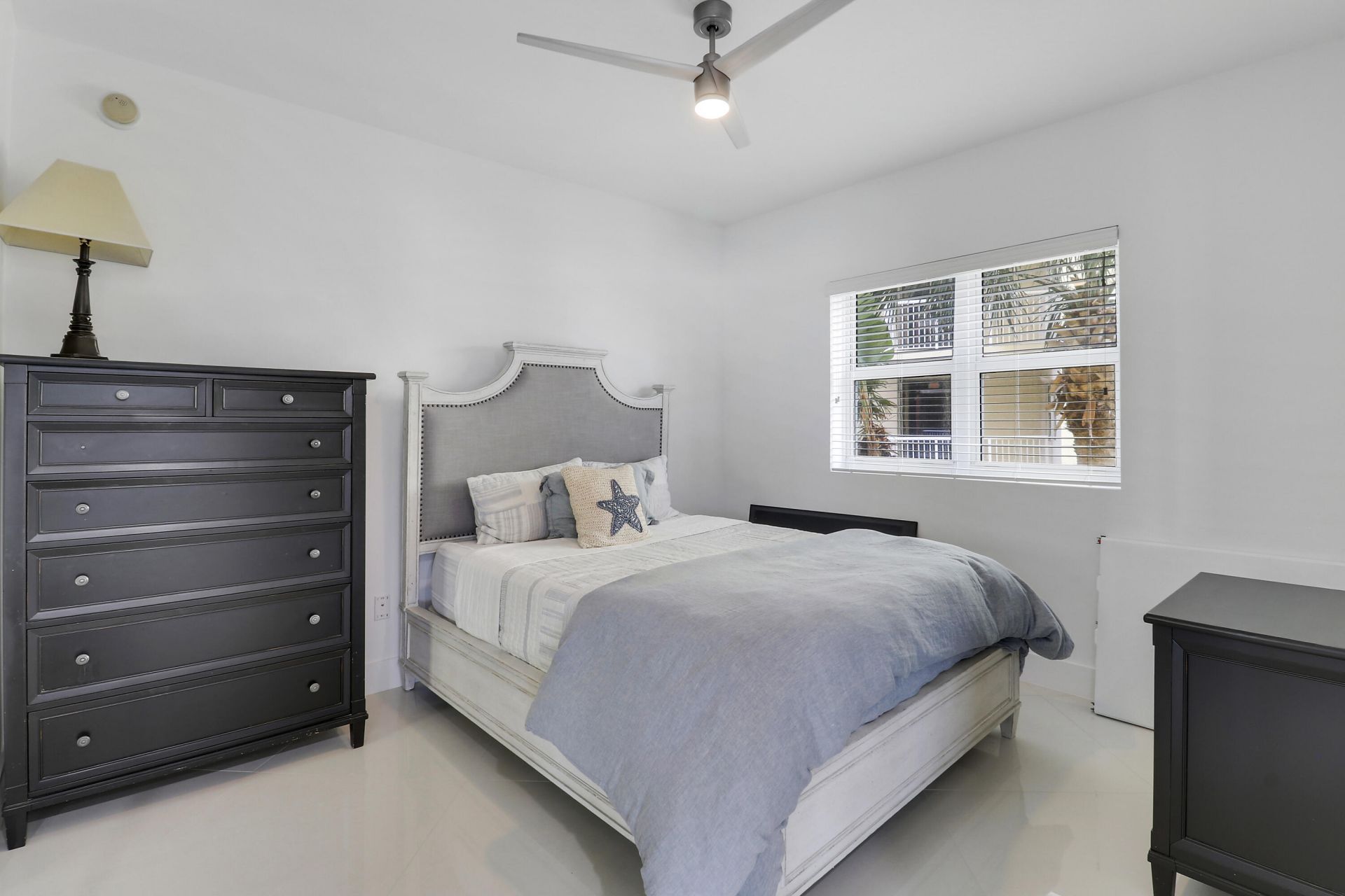 2640 Lake Shore Drive, Unit 307, Riviera Beach, FL 33404 Photo
