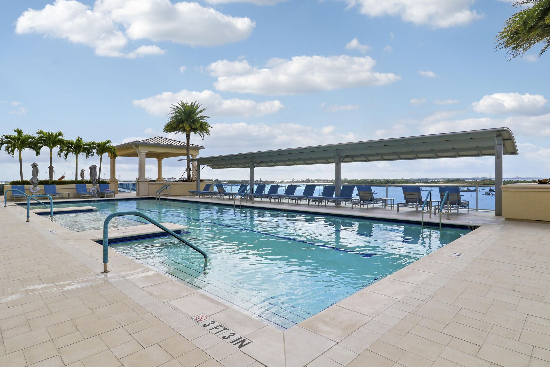 2640 Lake Shore Drive, Unit 307, Riviera Beach, FL 33404 Photo