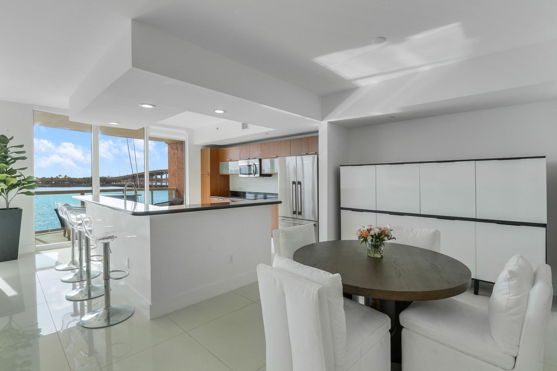2640 Lake Shore Drive, Unit 307, Riviera Beach, FL 33404 Photo