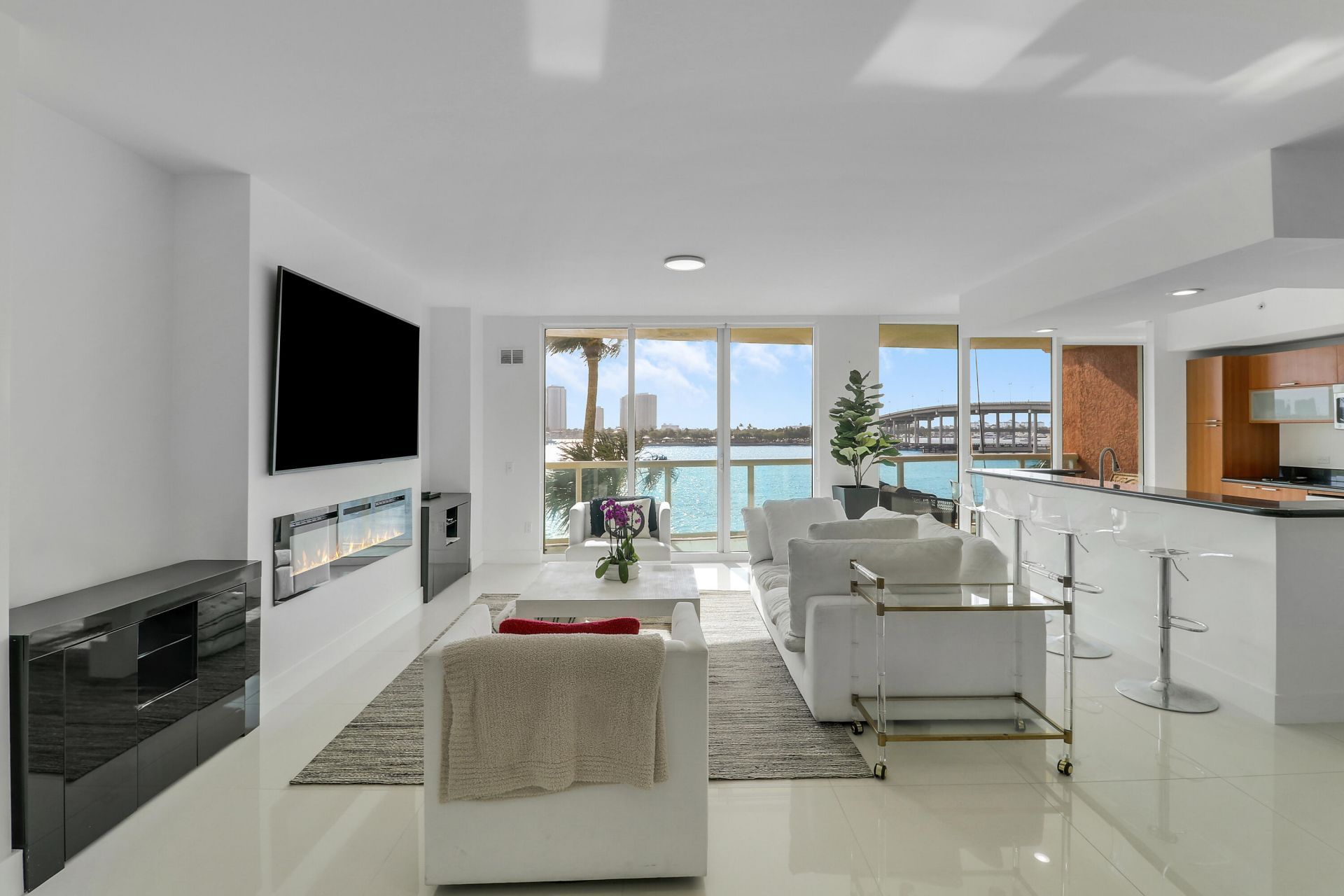 2640 Lake Shore Drive, Unit 307, Riviera Beach, FL 33404 Photo