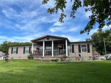 176 Ann Street, Mason, WV 25260