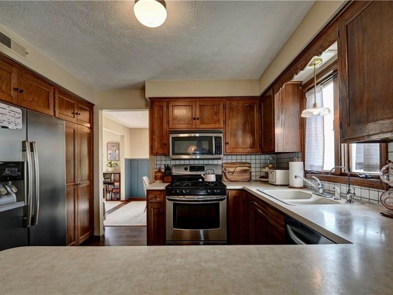 4528 Greenmeadow Avenue NW, Canton, OH 44709 Photo 10