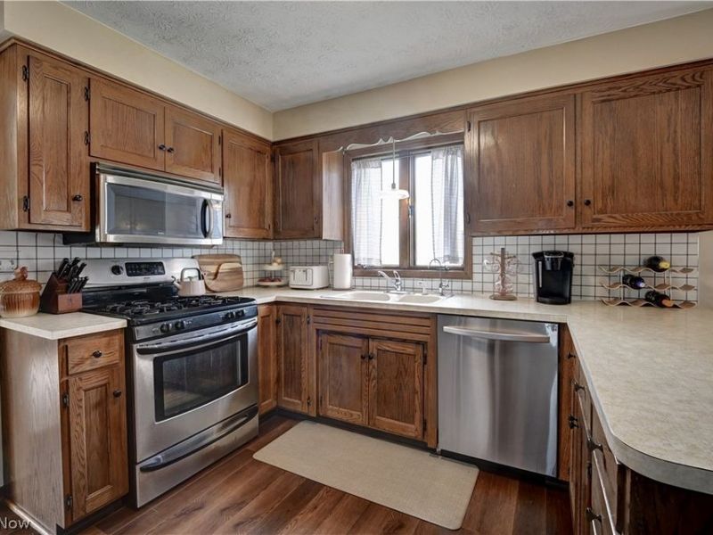 4528 Greenmeadow Avenue NW, Canton, OH 44709 Photo 9