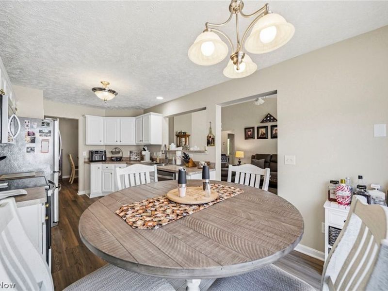 7618 Willow Woods Drive, North Olmsted, OH 44070 Photo 15