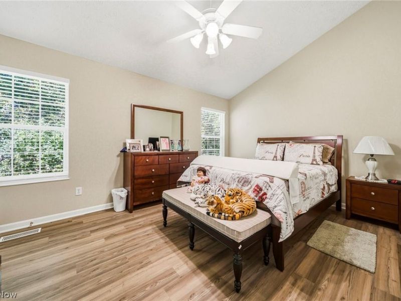 7618 Willow Woods Drive, North Olmsted, OH 44070 Photo 19