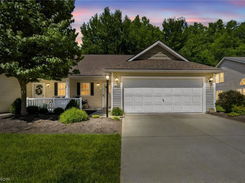 7618 Willow Woods Drive, North Olmsted, OH 44070 Photo 2