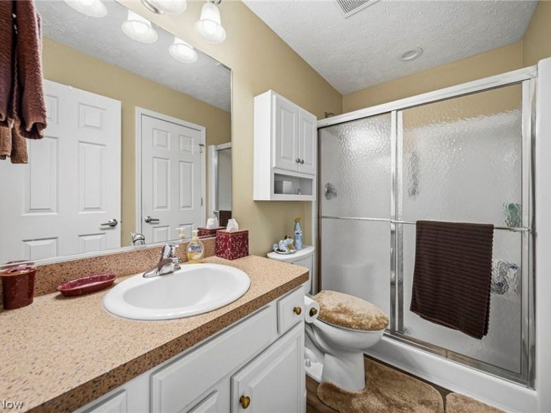 7618 Willow Woods Drive, North Olmsted, OH 44070 Photo 22